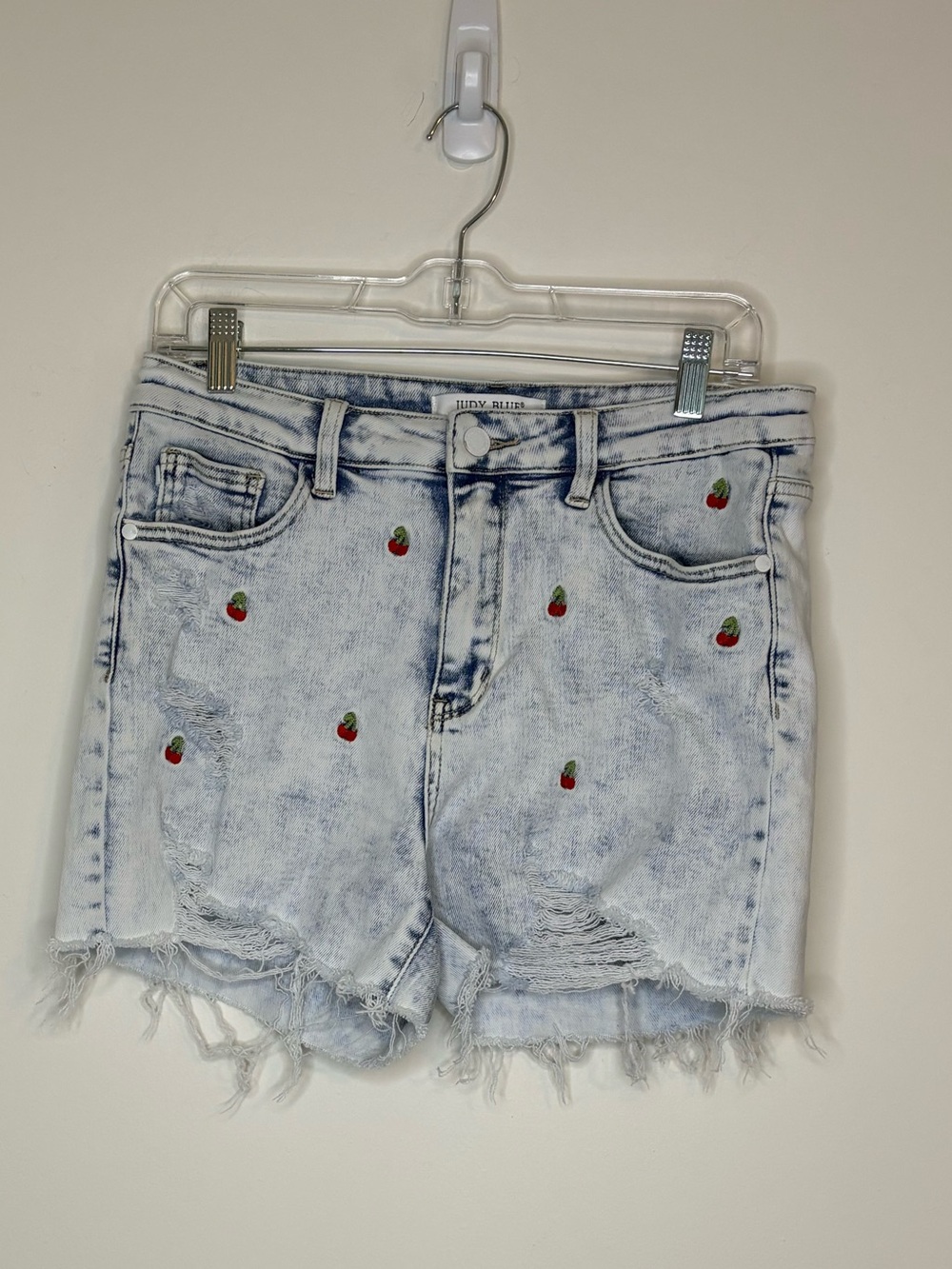 Judy Blue Light Wash Cherry Embroidered Raw Hem Denim Shorts Size Large